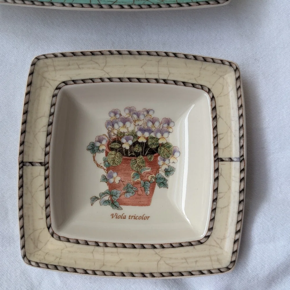 Wedgwood Sarah's Garden Floral Nesting Sweet Meat Dishes Set - 3 Discontinued